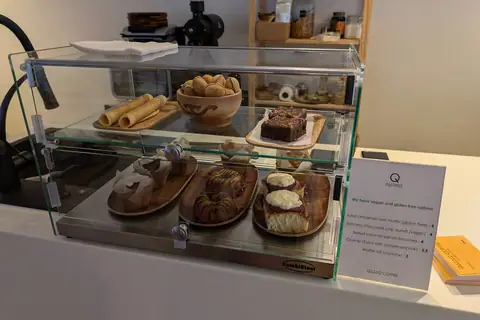 Buzzy Bee Bakery photo 1